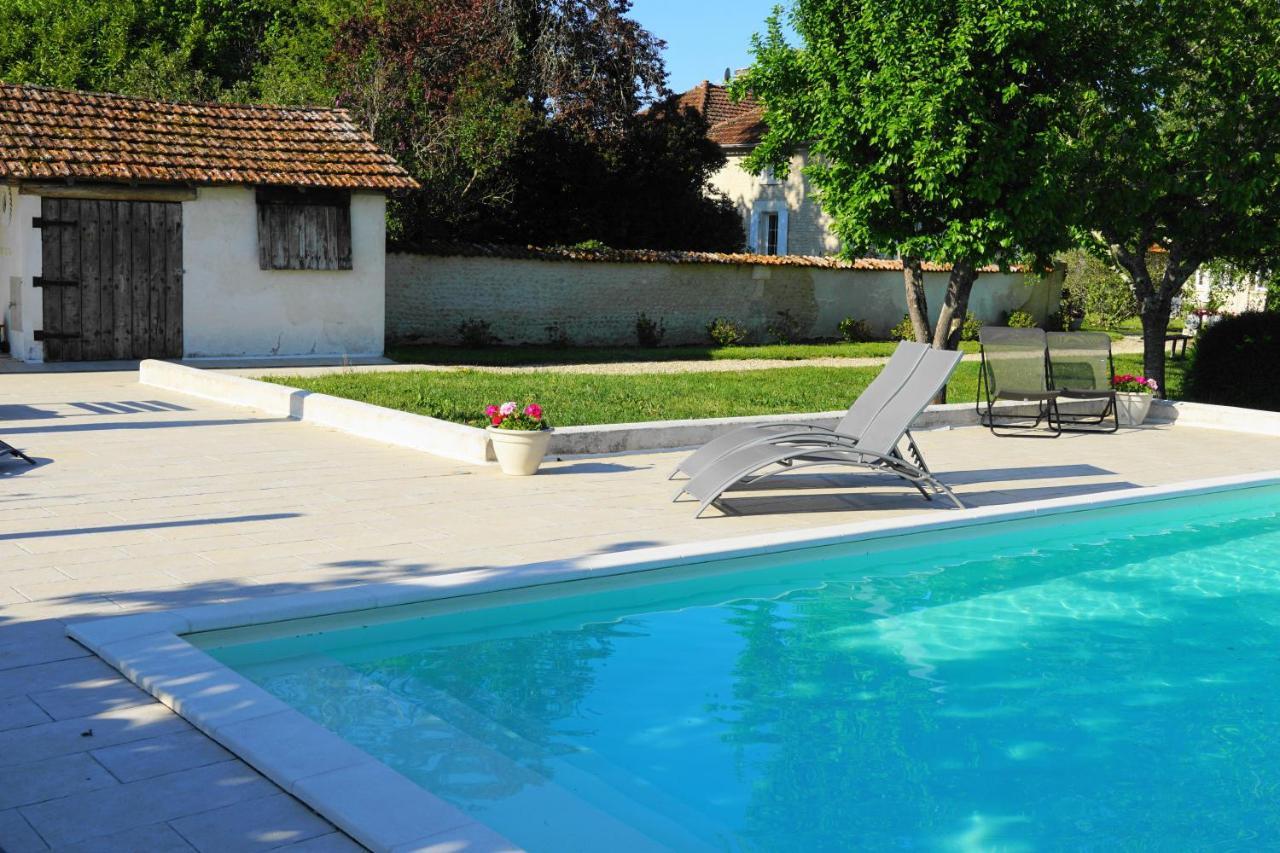Bed and Breakfast Le Chemin Challignac Экстерьер фото