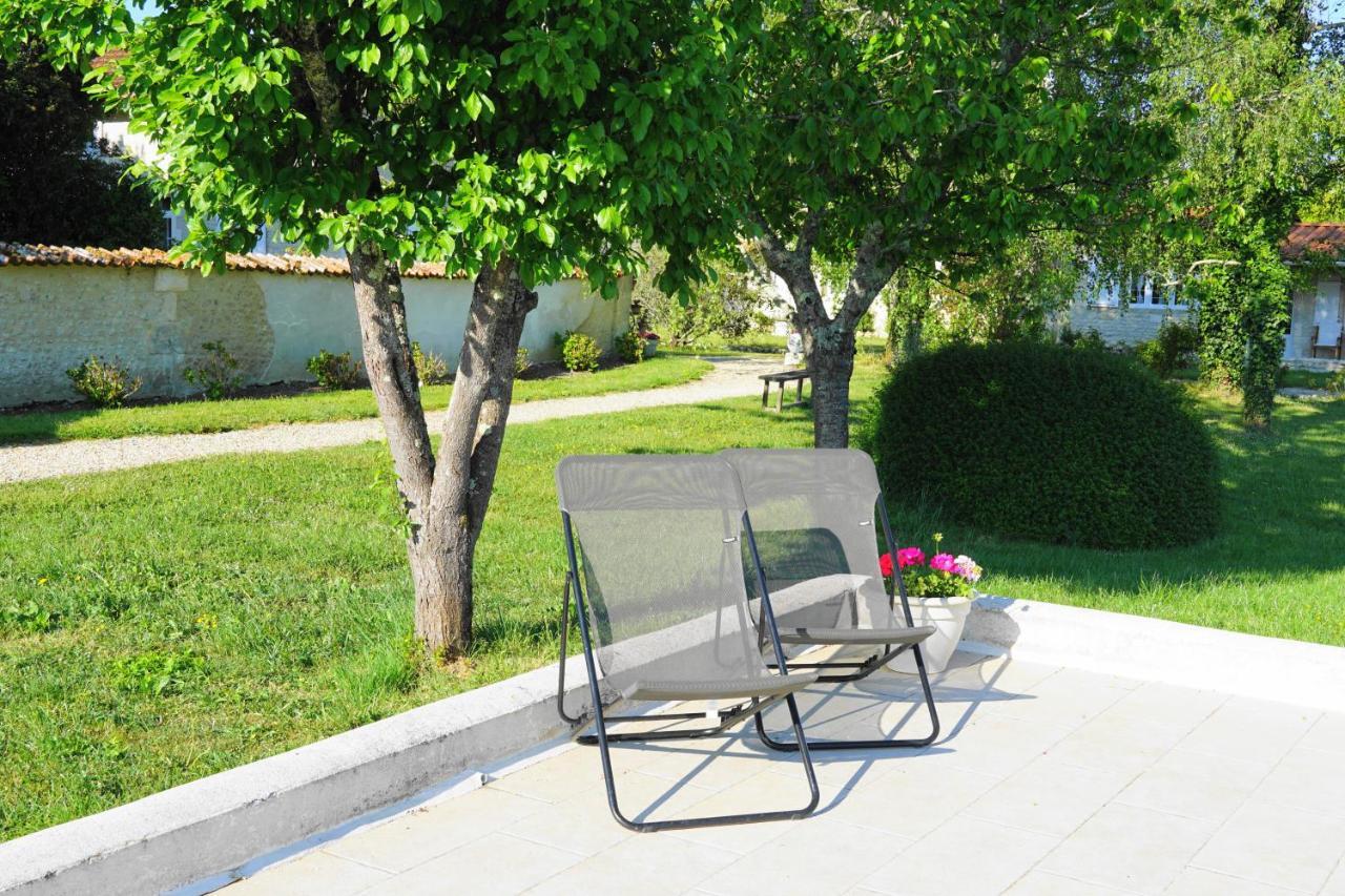 Bed and Breakfast Le Chemin Challignac Экстерьер фото