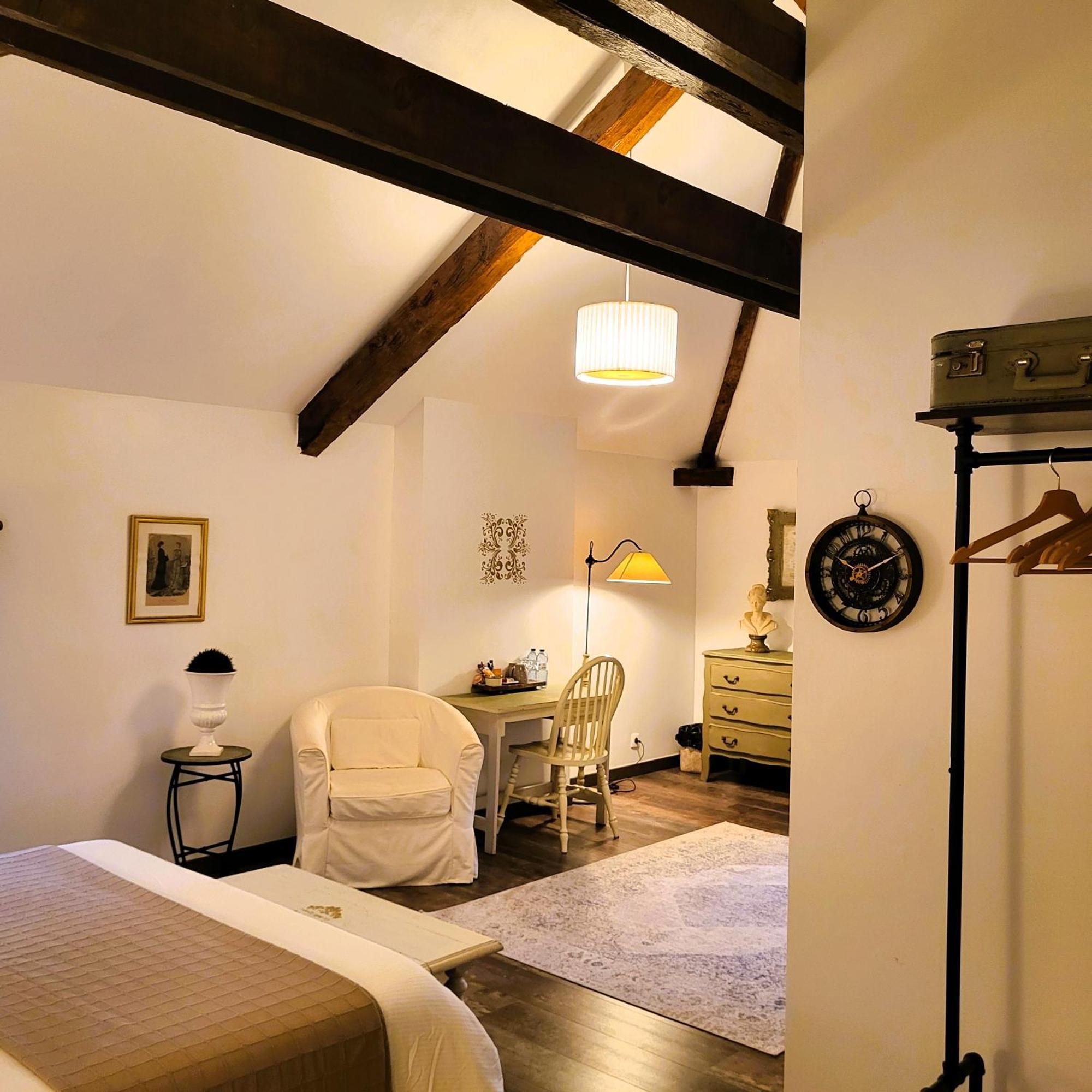 Bed and Breakfast Le Chemin Challignac Экстерьер фото